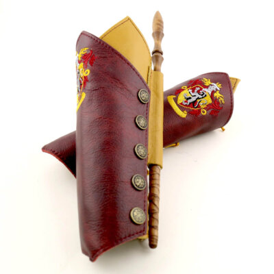 Men's Dueling Bracers : Lion Crest