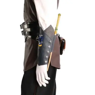 Men's Dueling Bracers : Raven Crest