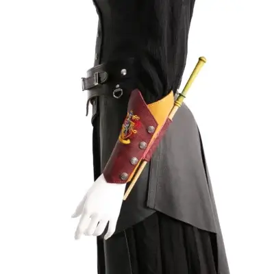 Women's Dueling Bracers : Lion Crest